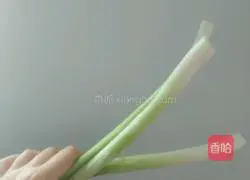 Illustration of how to make salt and pepper corn potato cakes 2