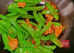 Illustration of how to make fried snow peas with meat 12