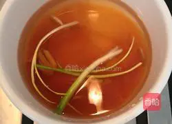 Water Illustration of how to cook white shrimp 2