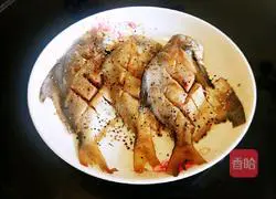 Illustration of how to make pan-fried pomfret 25