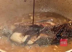 Douban crucian carp recipe illustration 7