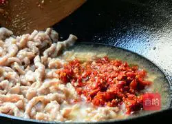 Illustration of how to make Sichuan fish-flavored shredded pork 7