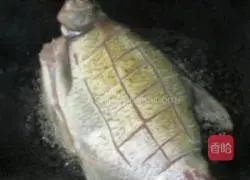 Illustration of how to make braised fish 1