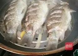 Illustration of how to make cold crucian carp (oil-free version) 6