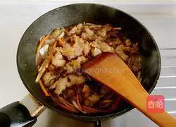 Illustration of how to make hot pot pork 14