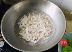 Illustration of how to make shredded squid with pepper 2