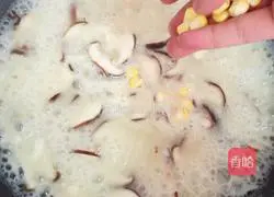 Illustration of how to make cream of mushroom soup 7