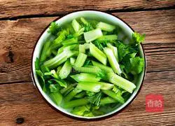 Illustration of how to make fried meat with celery 5