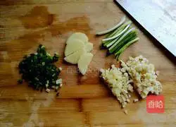 Illustration of how to make fish head with chopped pepper 2