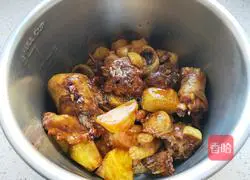 #Northeast#Chicken stewed with potatoes illustration 8