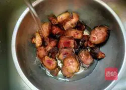 Illustration of how to make steamed chicken legs with sauce 3