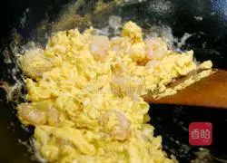 Illustration of how to make shrimp and eggs 8