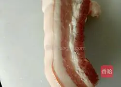 Illustration of how to make twice-cooked pork with garlic sprouts 1