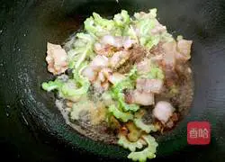Bitter melon Illustration of how to make twice-cooked pork 10