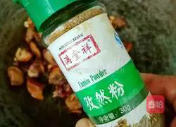 Illustration of how to make shredded ginger duck meat 7