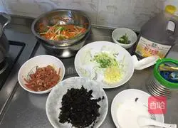 Illustration of home-style fish-flavored shredded pork 1