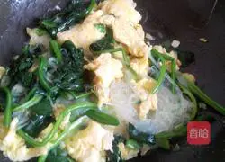 Illustration of how to make stir-fried vermicelli with spinach and eggs 8