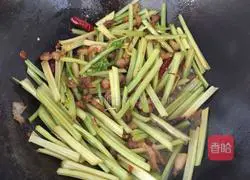 Illustration of how to make fried pork with parsley 9