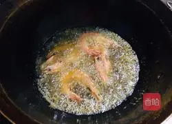 Illustration of how to make assorted shrimps in hot pot 3