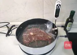 Illustration of low-temperature slow-cooked steak 3