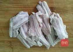 Illustration of the recipe of twice-cooked pork with garlic moss 4