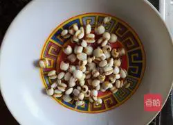 Illustration of how to make Lily, Tremella and Lotus Seed Soup 6