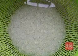 Illustration of how to make cured meat casserole rice 2