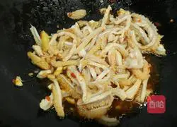 Illustration of how to make stir-fried tripe with broccoli 5