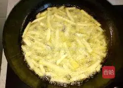 Illustration of making homemade ketchup and French fries 2