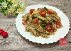 Illustration of how to stir-fry razor clams 10