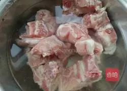 Illustration of how to make northeastern sauce spine 1