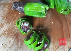 Green peppers stuffed with sausages Practice illustration 3
