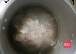 Illustration of how to make fried pork slices with yellow leeks 3