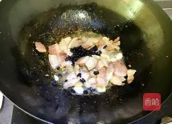 Hunan-style stir-fried pork belly recipe 5