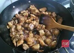 Illustration of how to make potato-roasted pork ribs and cowpea with five flavors 2