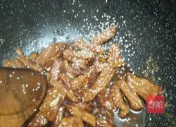 Illustration of how to make sweet and sour lean meat 3