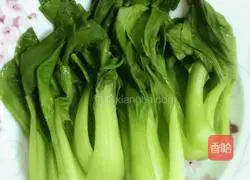 Illustration of how to make preserved meat clay pot rice 6