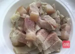 Illustration of how to make pork belly stewed with frozen tofu 6