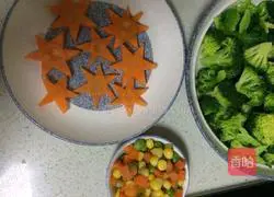 Illustration of how to make Christmas mashed potato salad 2