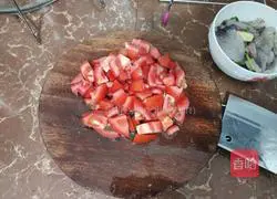 Illustration of how to make tomato squid slices 4