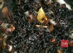 Illustration of how to cook pork with pickled vegetables 7