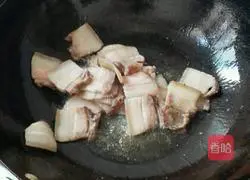 Illustration of how to make twice-cooked pork with sweet potato skin 7