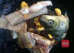 Illustration of how to make authentic Sichuan boiled fish 12