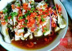 Illustration of steamed eggplant with red pepper 11