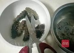 Illustration of how to cook sea cucumber with green onions 3