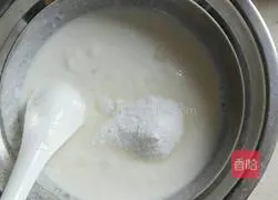 Illustration of how to make cocoa sandwich mousse 9