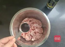 Tuanyuanyuan Illustration of how to make pearl dumplings 4