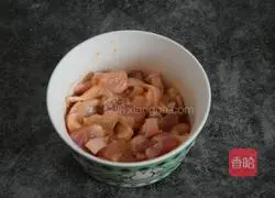 Illustration of how to make cucumber and fried meat 2