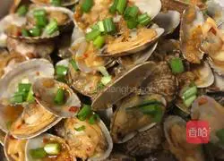 Illustration of how to make garlic scallops 7