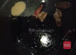 Illustration of how to make boiled pork slices 8